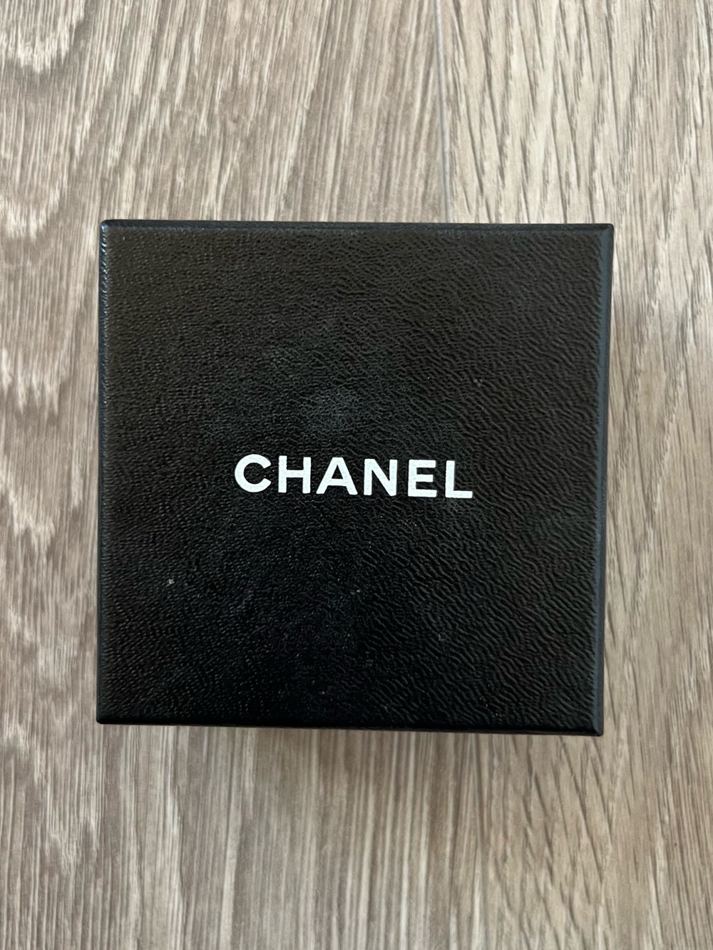 Chanel Box (BB335)